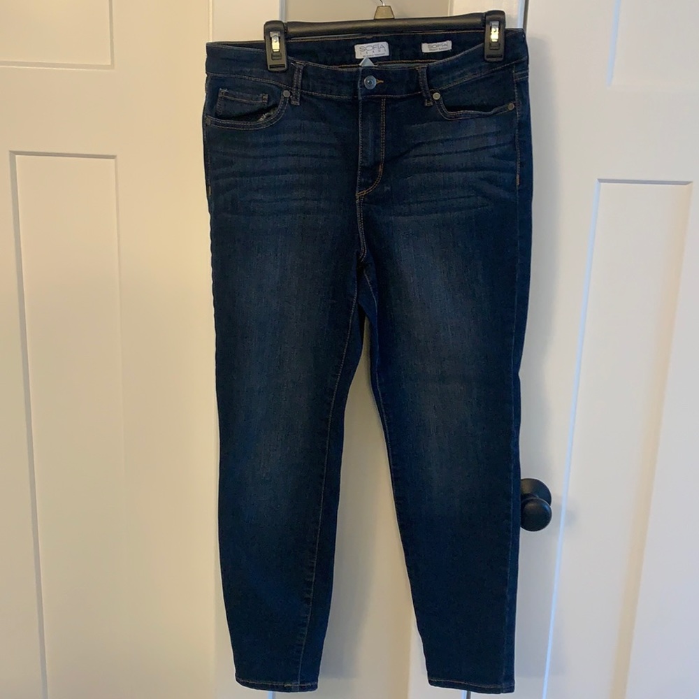 Sofia Vergara Dark Skinny Jeans